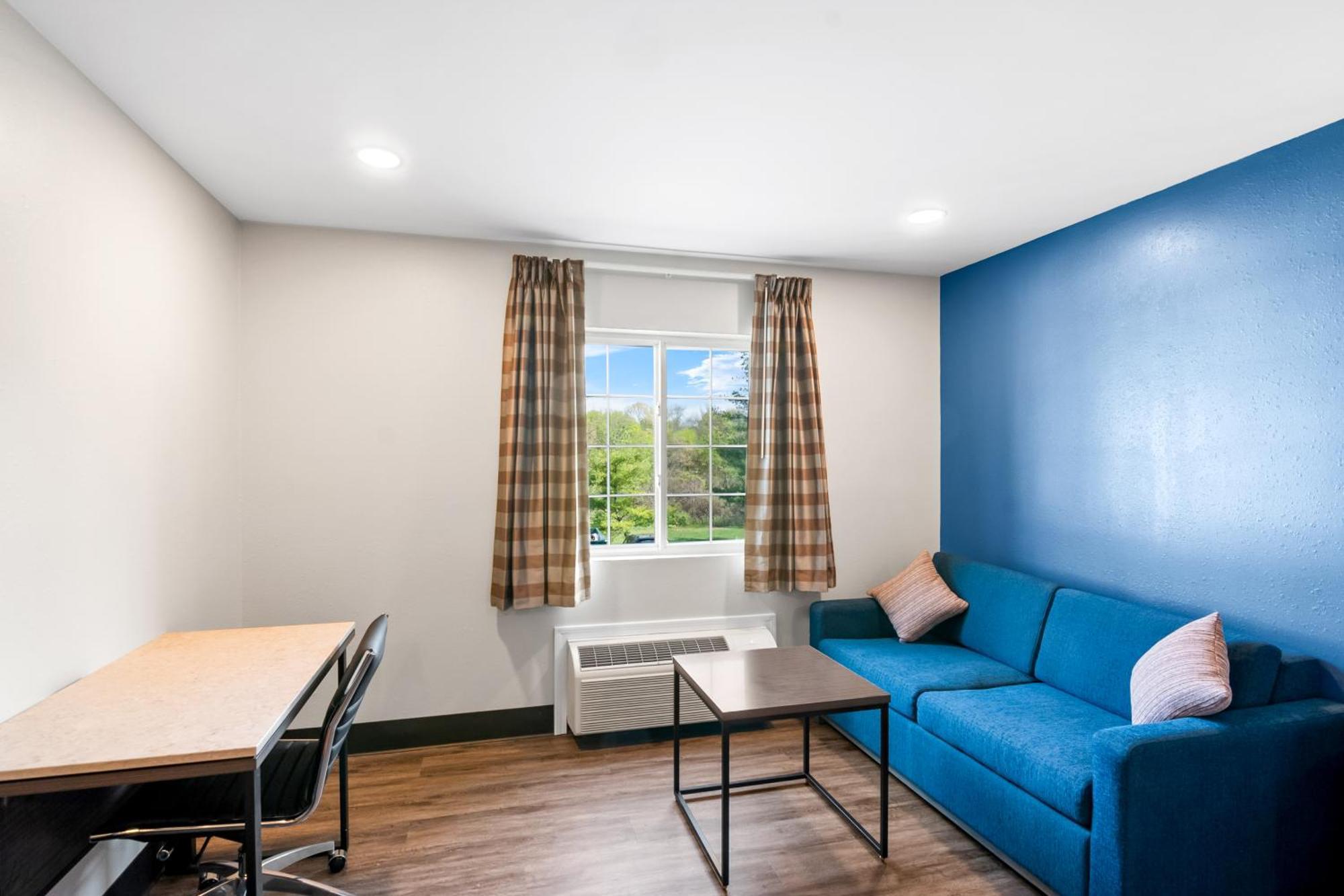 Econo - Danbury Lodge *