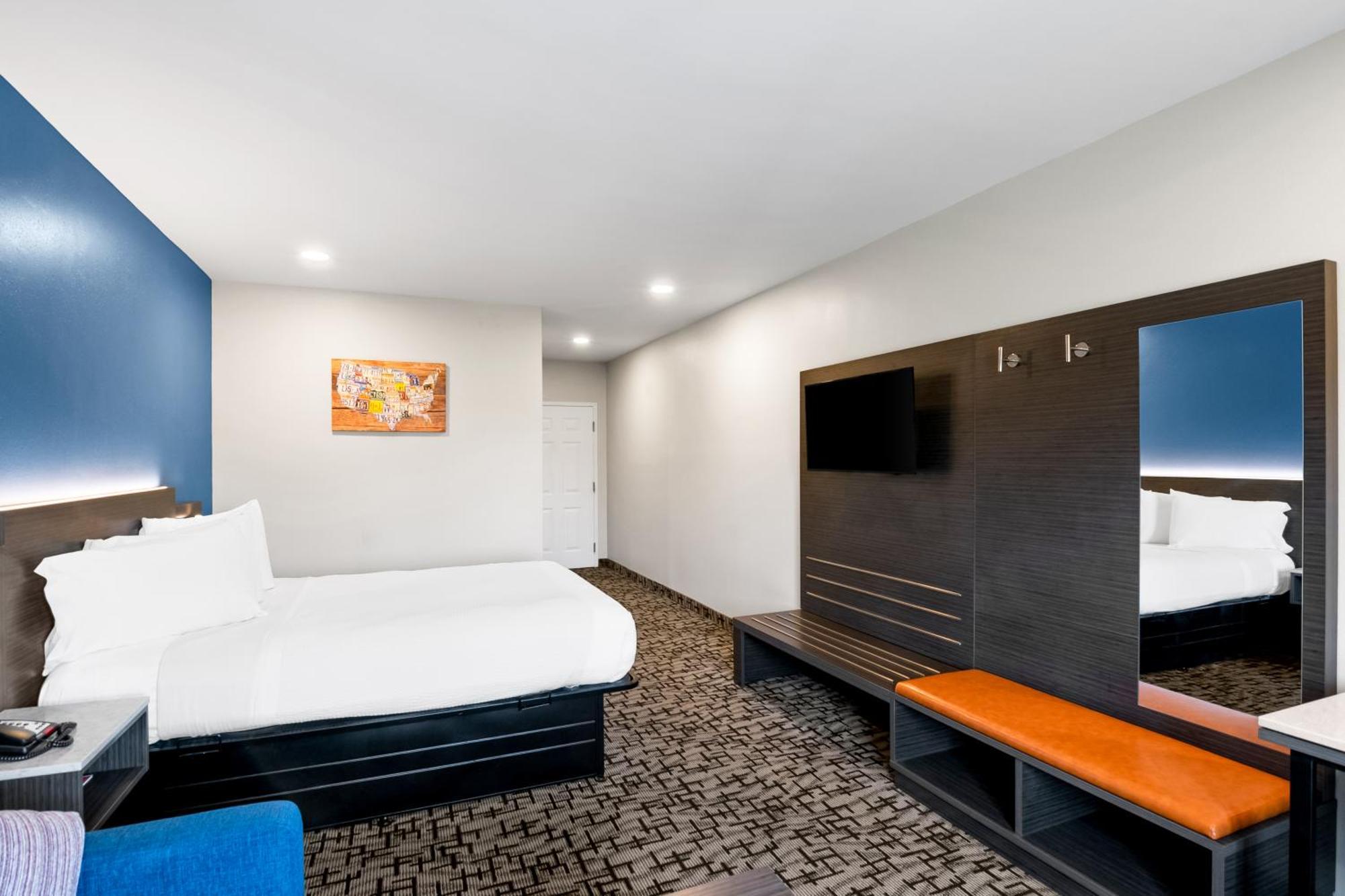 Lodge Econo - Danbury *
