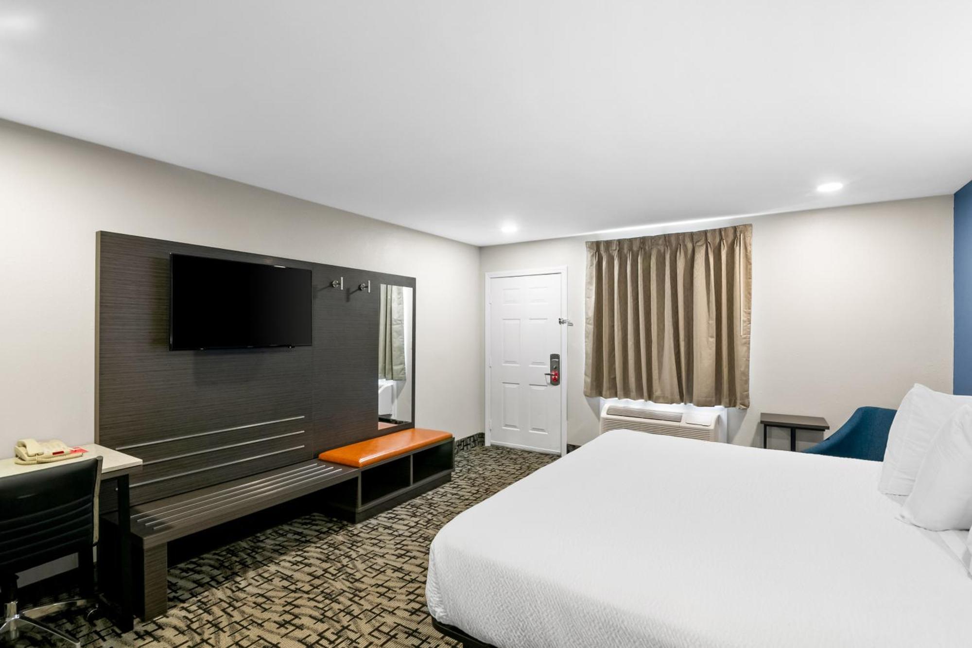 Econo - Danbury Lodge *